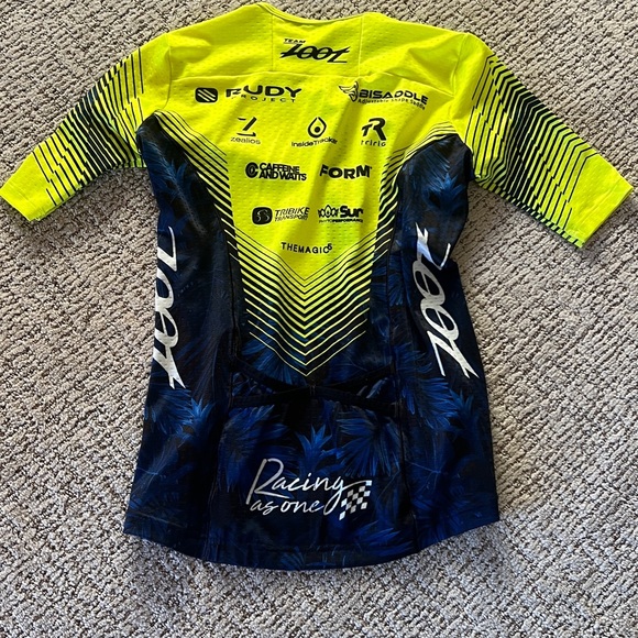 Zoot Aero Tri Top, Tri Shorts and Vest - Picture 3 of 12